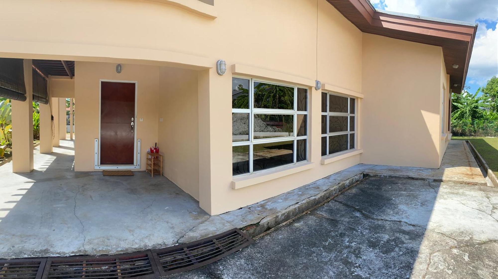 Karya Retreat Vila Kuching Exterior foto