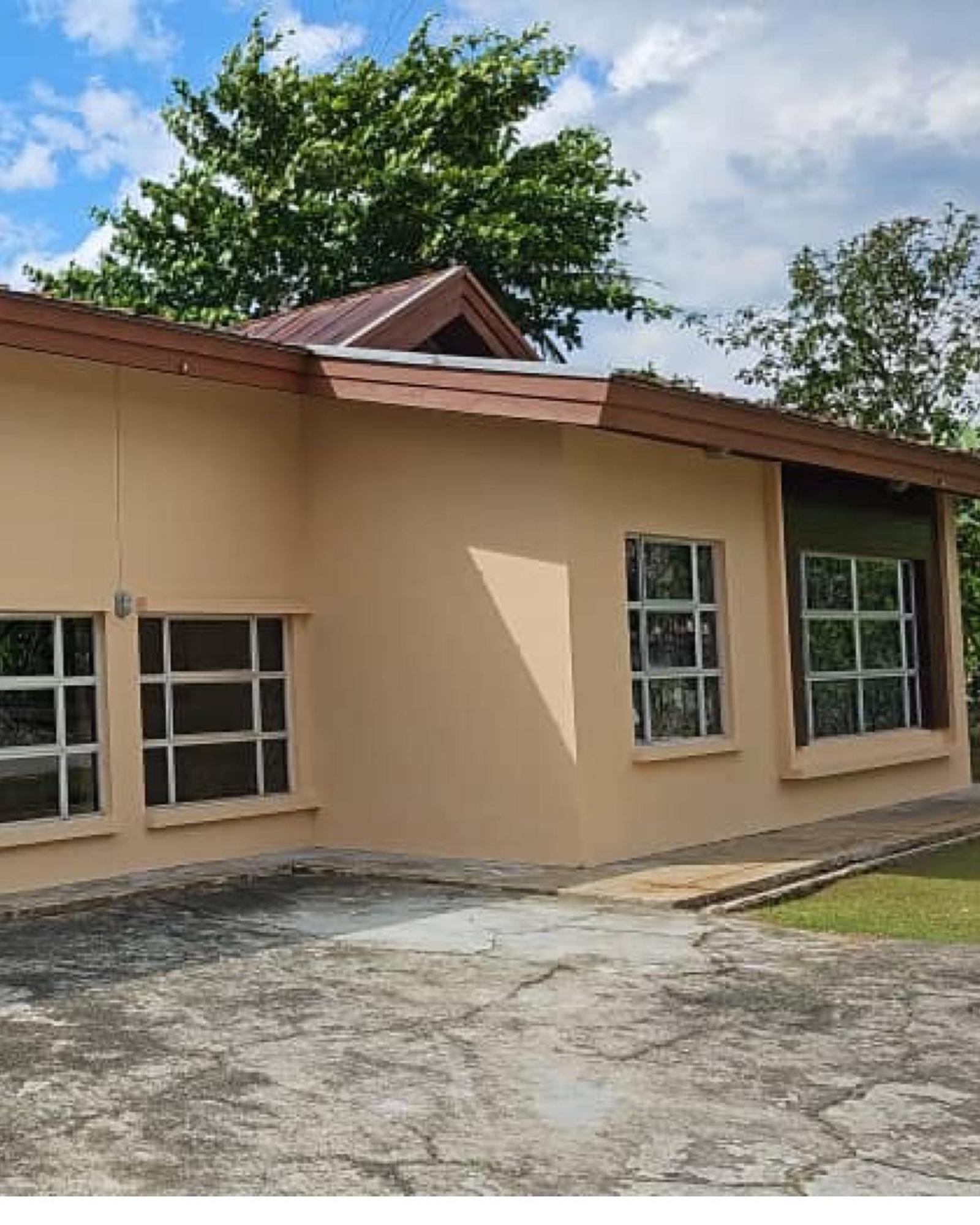 Karya Retreat Vila Kuching Exterior foto