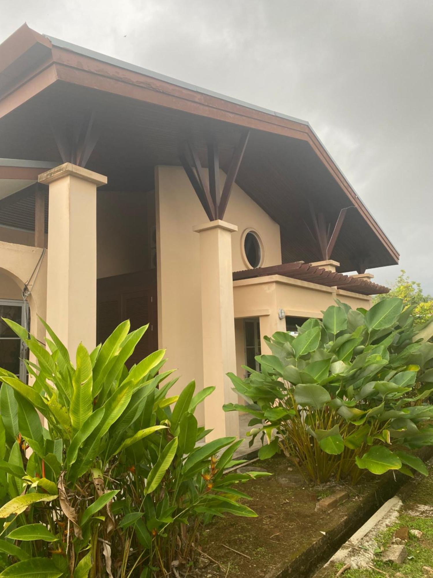 Karya Retreat Vila Kuching Exterior foto